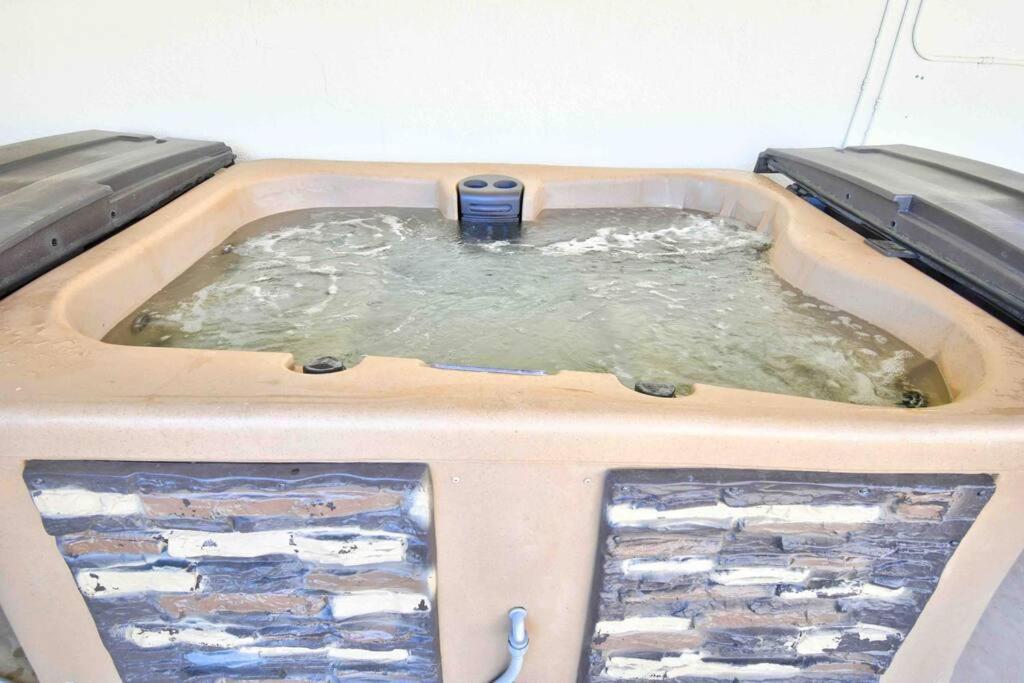 Vila Casa Charleston-3Br-2Bath-Hot Tub-Pet Friendly-No Pet Fees! Albuquerque Exteriér fotografie