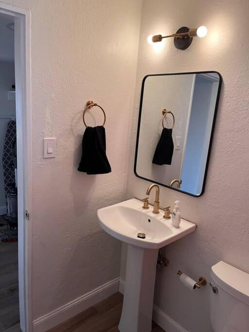 Vila Casa Charleston-3Br-2Bath-Hot Tub-Pet Friendly-No Pet Fees! Albuquerque Exteriér fotografie